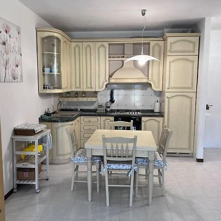 Casa Lora Lejlighed Sirmione Eksteriør billede